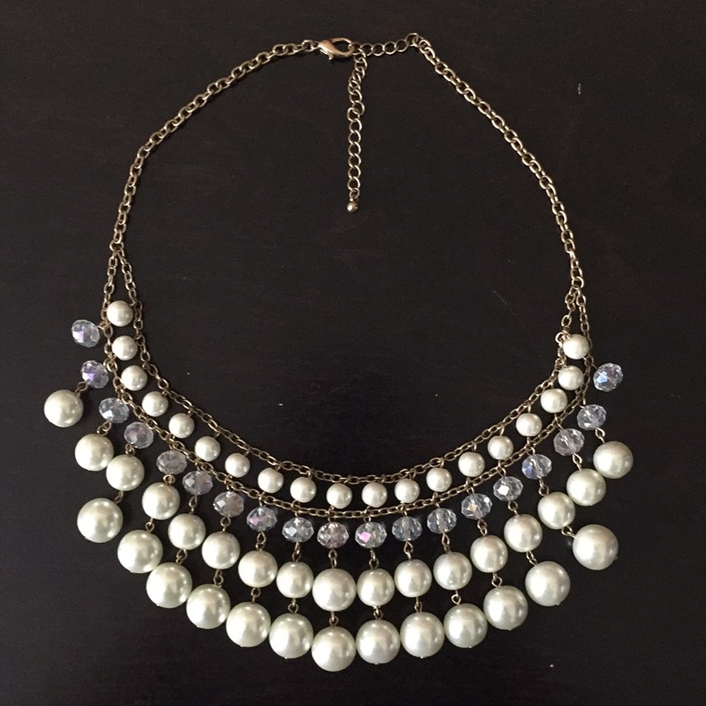 Dangling Pearl Beaded Necklace